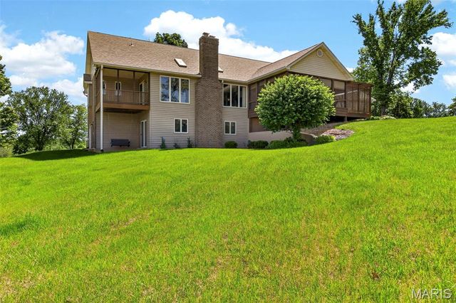 101 Hilltop Court, Washington, MO 63090