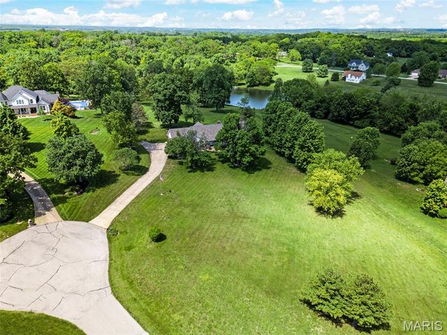 101 Hilltop Court, Washington, MO 63090