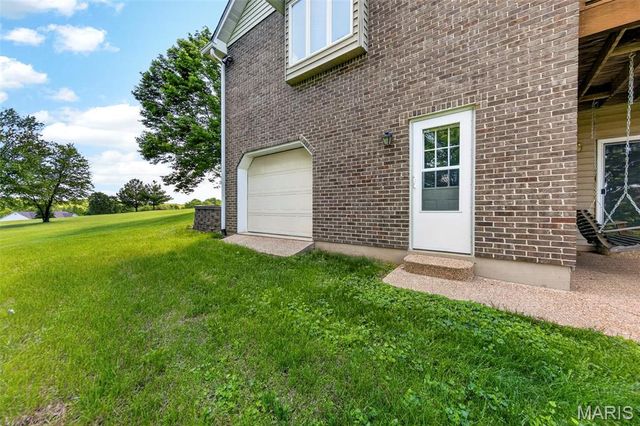 101 Hilltop Court, Washington, MO 63090