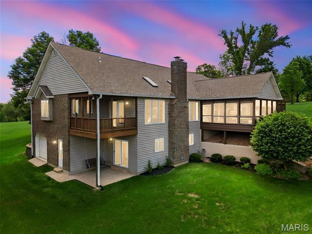 101 Hilltop Court, Washington, MO 63090