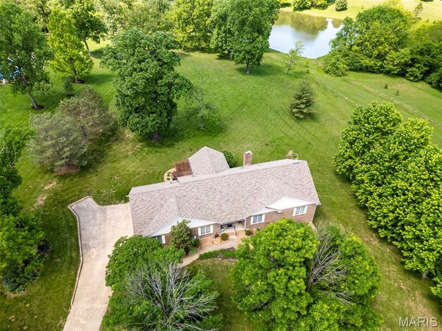 101 Hilltop Court, Washington, MO 63090