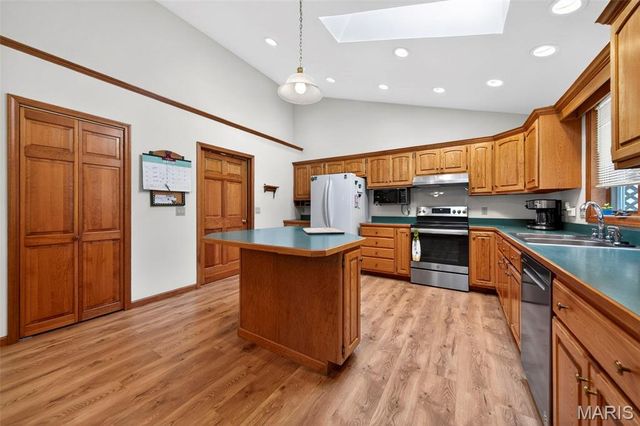 101 Hilltop Court, Washington, MO 63090