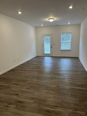 923 Millstream Dr, Nashville, TN 37218
