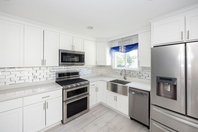 56 Blueberry Ter, New Bedford, MA 02745