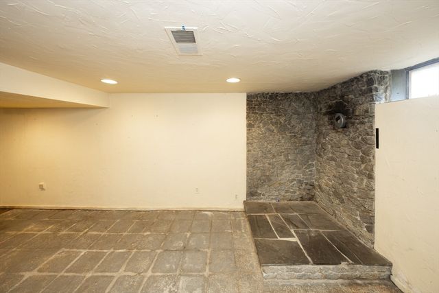 56 Blueberry Ter, New Bedford, MA 02745