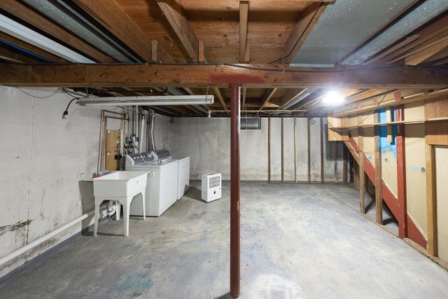 56 Blueberry Ter, New Bedford, MA 02745