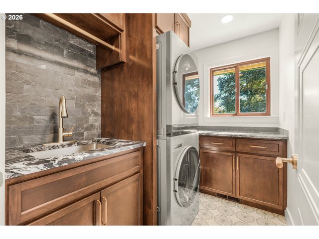 12431 Ne 35TH St, Vancouver, WA 98682