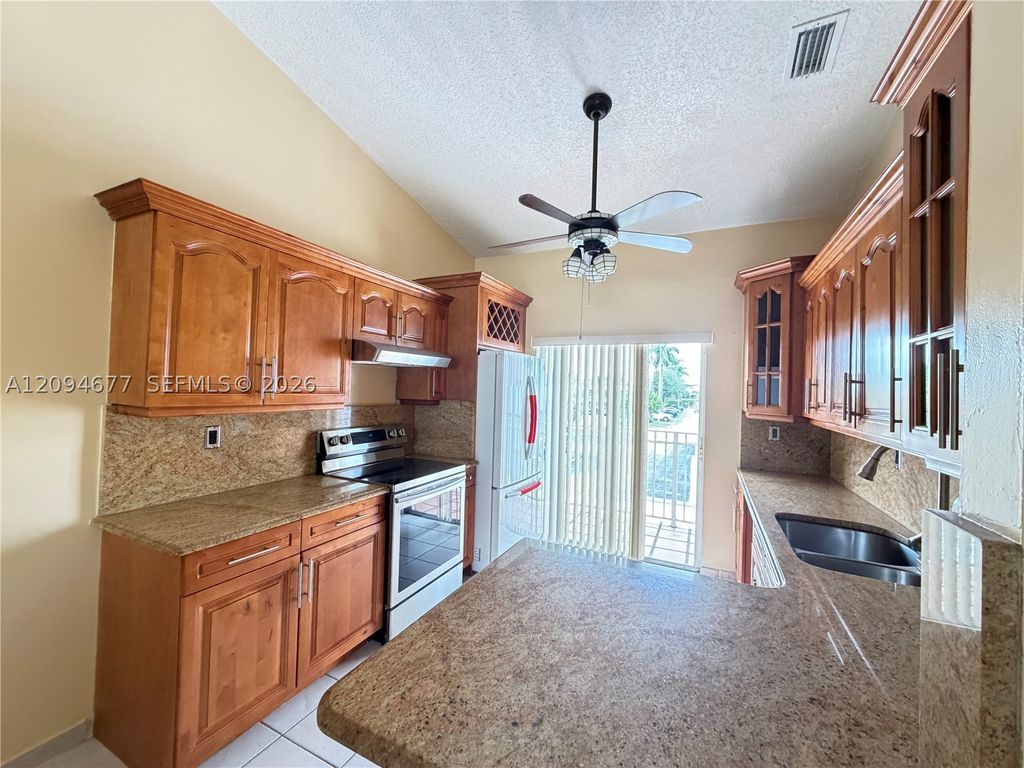 7540 W 20th Ave 201, Hialeah, FL 33016