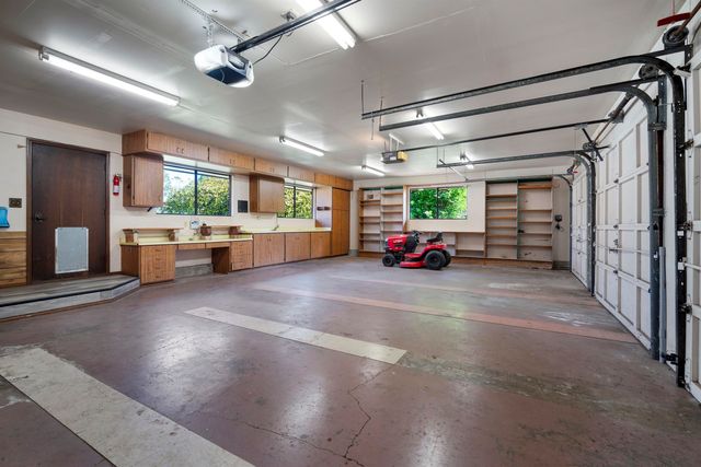 151 Aulii Dr, Pukalani, HI 96768