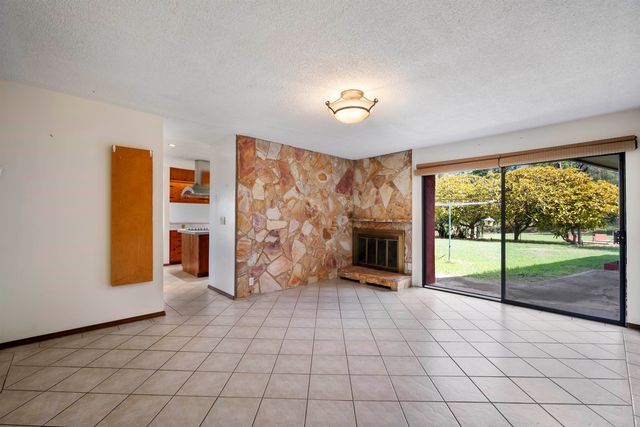 151 Aulii Dr, Pukalani, HI 96768