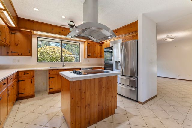 151 Aulii Dr, Pukalani, HI 96768