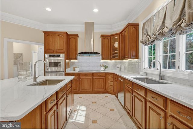1084 MILL FIELD CT, Great Falls, VA 22066