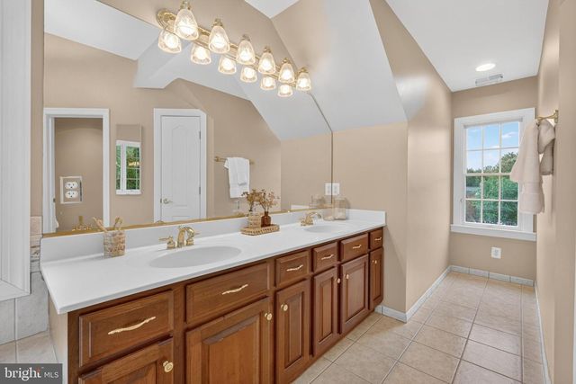 1084 MILL FIELD CT, Great Falls, VA 22066