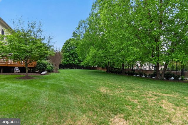 1084 MILL FIELD CT, Great Falls, VA 22066