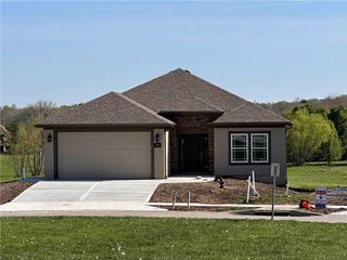 2119 Greenfield Point, Kearney, MO 64060