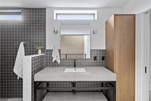 700 Denson DR 2101, Austin, TX 78752