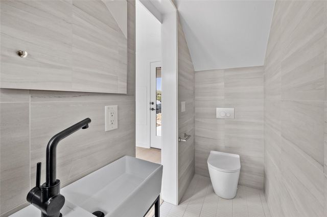 700 Denson DR 2101, Austin, TX 78752