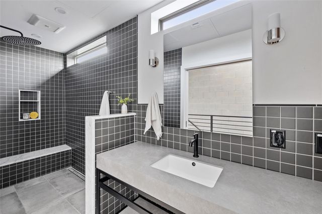 700 Denson DR 2101, Austin, TX 78752