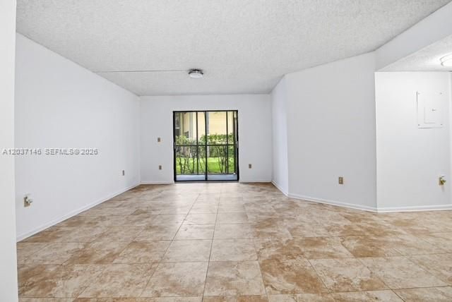 907 NE 199th St 106, Miami, FL 33179