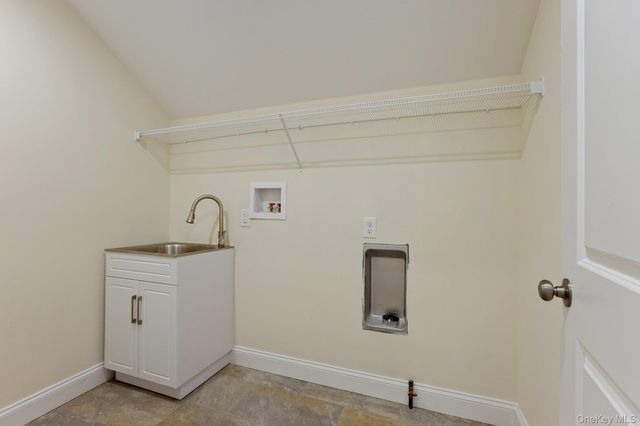 464 Bull Road, New Windsor, NY 12575