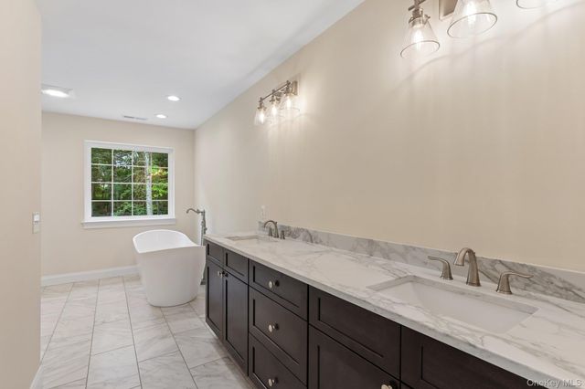 464 Bull Road, New Windsor, NY 12575