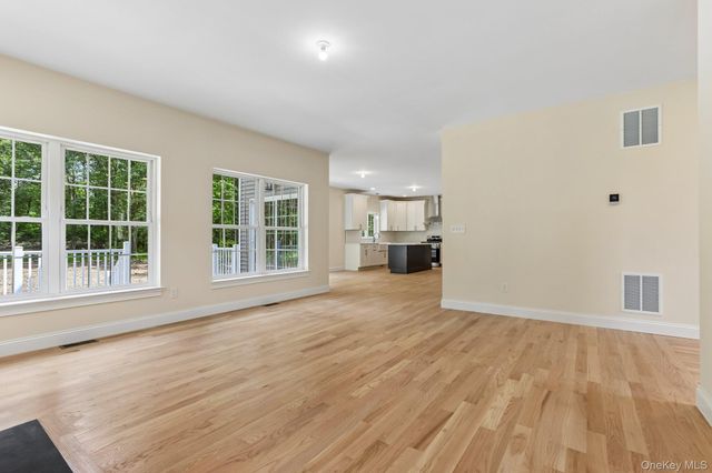 464 Bull Road, New Windsor, NY 12575