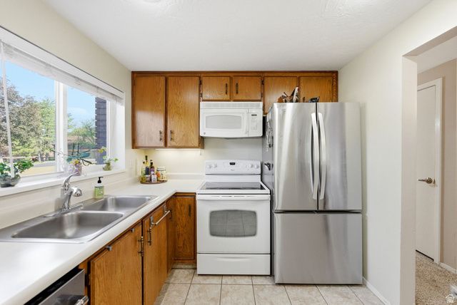 1176 E COTTONWOOD DR, Sandy, UT 84094
