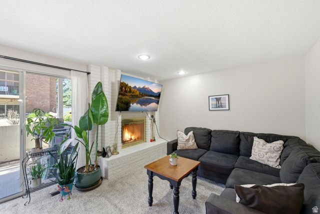 1176 E COTTONWOOD DR, Sandy, UT 84094