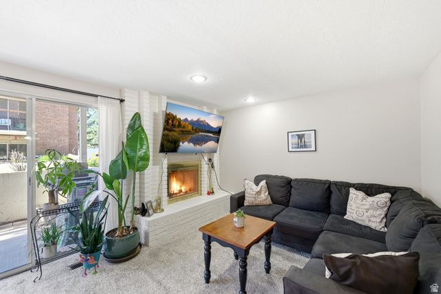 1176 E COTTONWOOD DR, Sandy, UT 84094