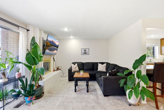 1176 E COTTONWOOD DR, Sandy, UT 84094
