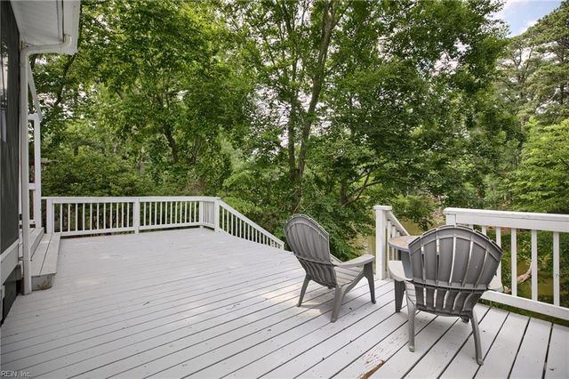 208 Captains LN, Newport News, VA 23602