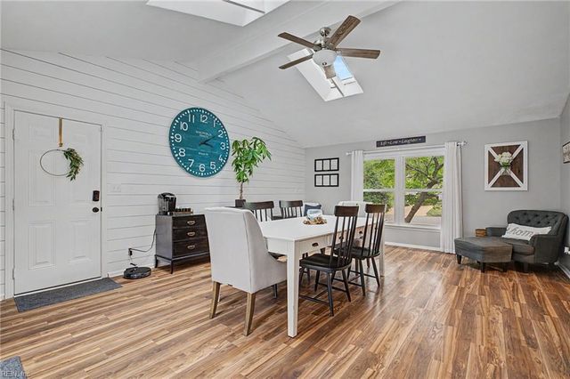 208 Captains LN, Newport News, VA 23602
