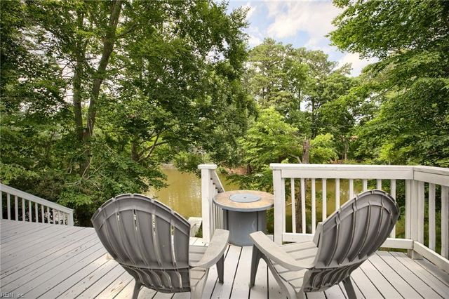 208 Captains LN, Newport News, VA 23602