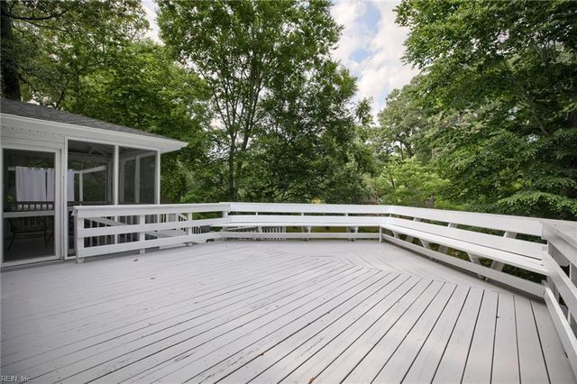 208 Captains LN, Newport News, VA 23602