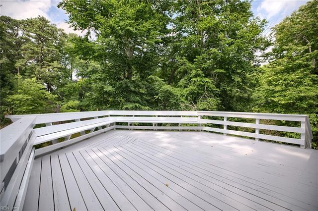 208 Captains LN, Newport News, VA 23602