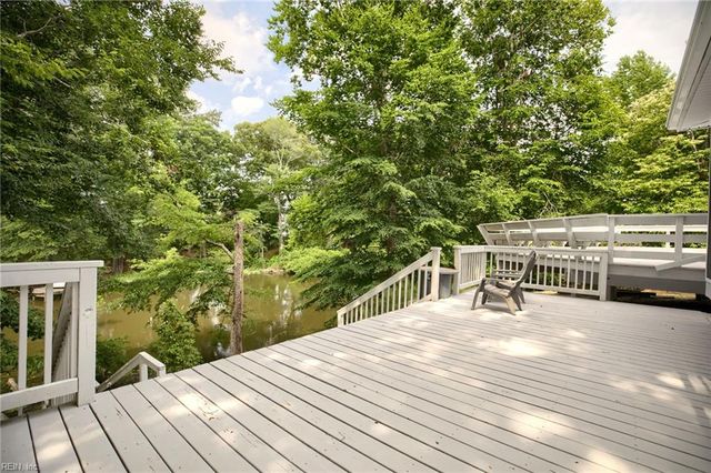 208 Captains LN, Newport News, VA 23602