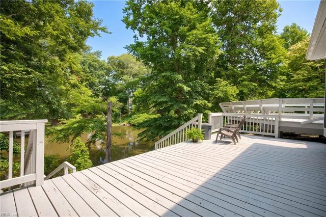 208 Captains LN, Newport News, VA 23602