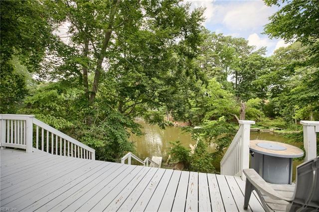 208 Captains LN, Newport News, VA 23602