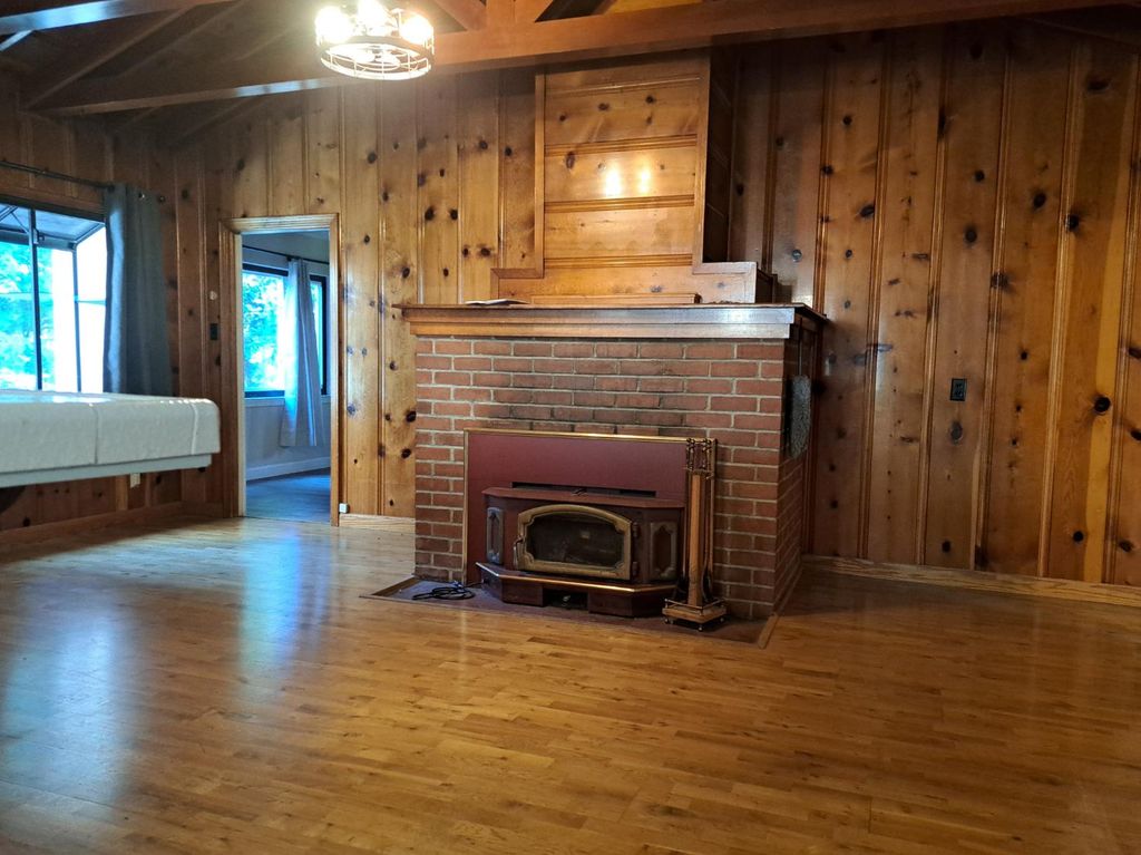 Image 12 of property listing at 3662 N Wishon Avenue, Fresno, CA 93704