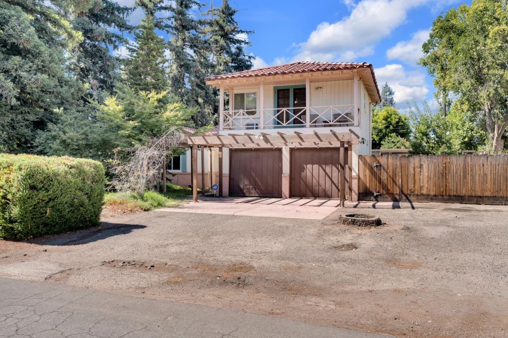 Image 2 of property listing at 3662 N Wishon Avenue, Fresno, CA 93704