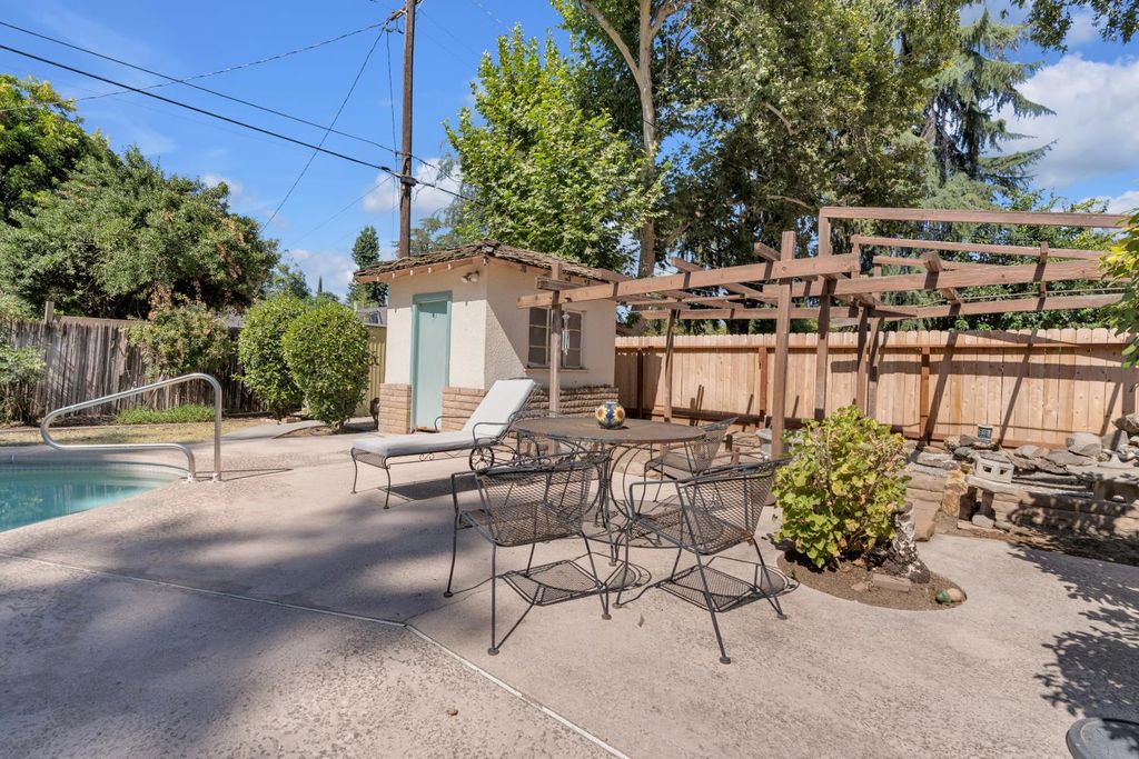 Image 24 of property listing at 3662 N Wishon Avenue, Fresno, CA 93704