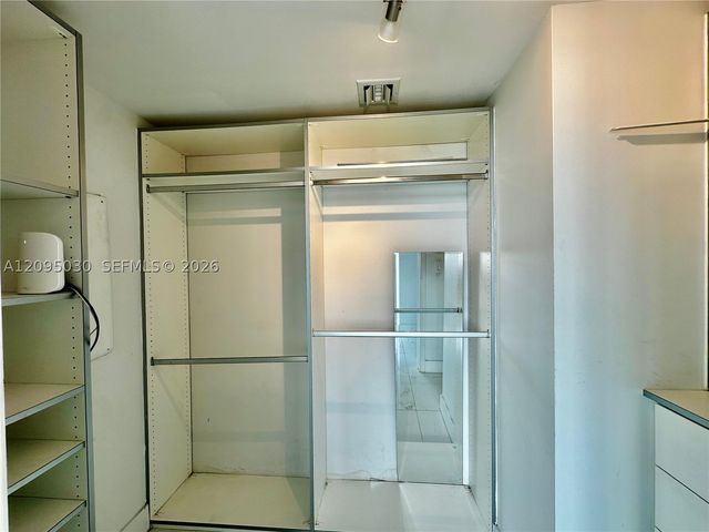 92 SW 3rd St 4905, Miami, FL 33130