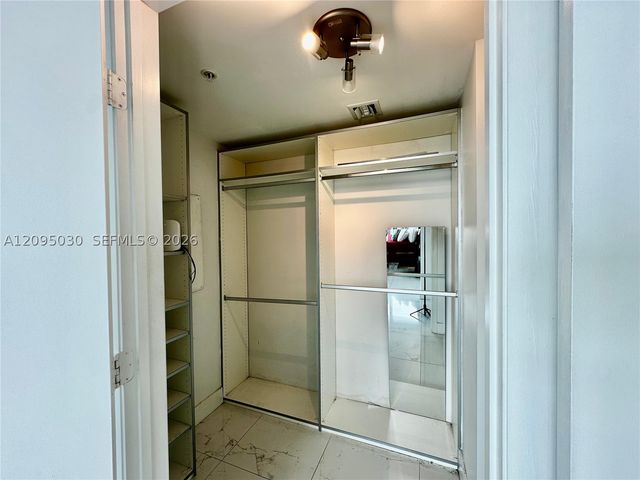 92 SW 3rd St 4905, Miami, FL 33130