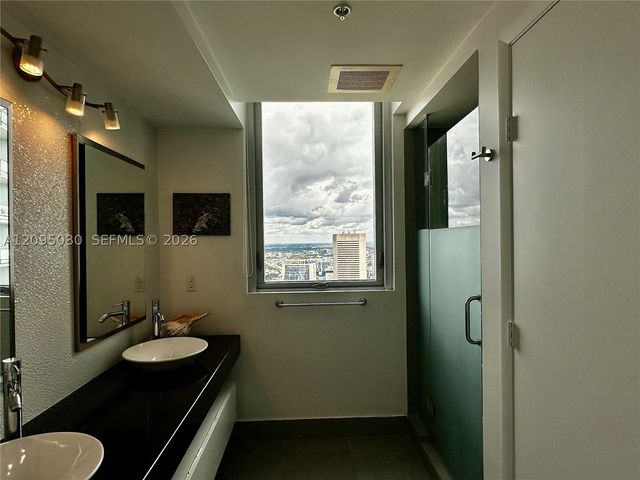 92 SW 3rd St 4905, Miami, FL 33130