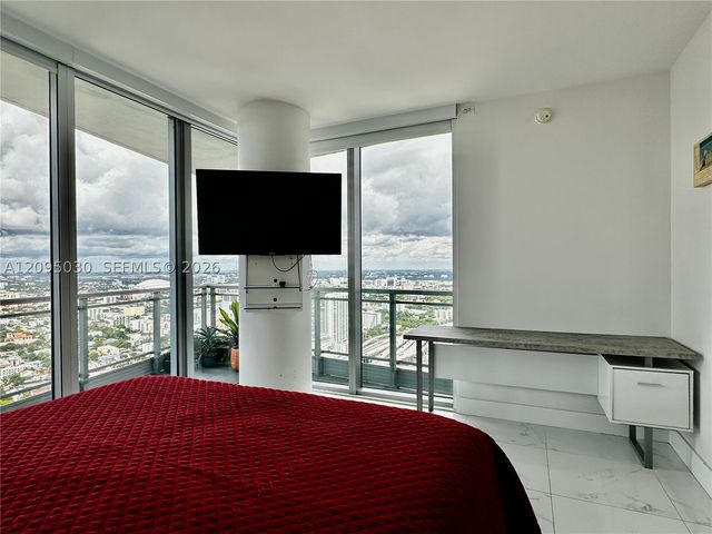 92 SW 3rd St 4905, Miami, FL 33130