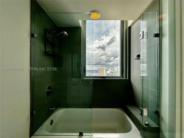92 SW 3rd St 4905, Miami, FL 33130