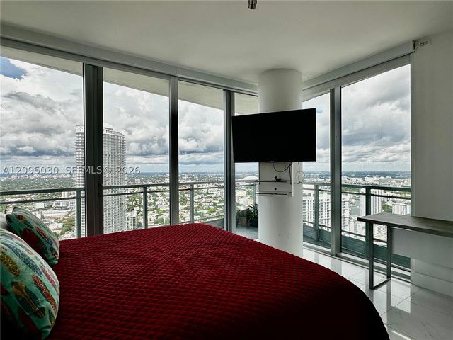 92 SW 3rd St 4905, Miami, FL 33130