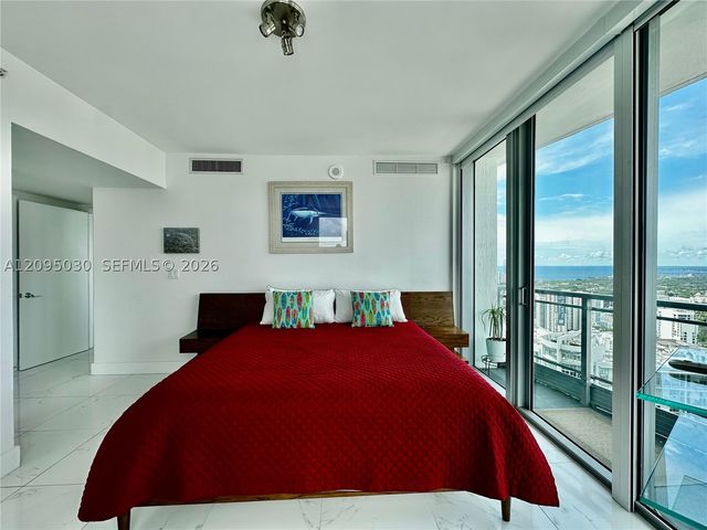 92 SW 3rd St 4905, Miami, FL 33130