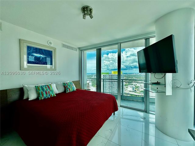 92 SW 3rd St 4905, Miami, FL 33130