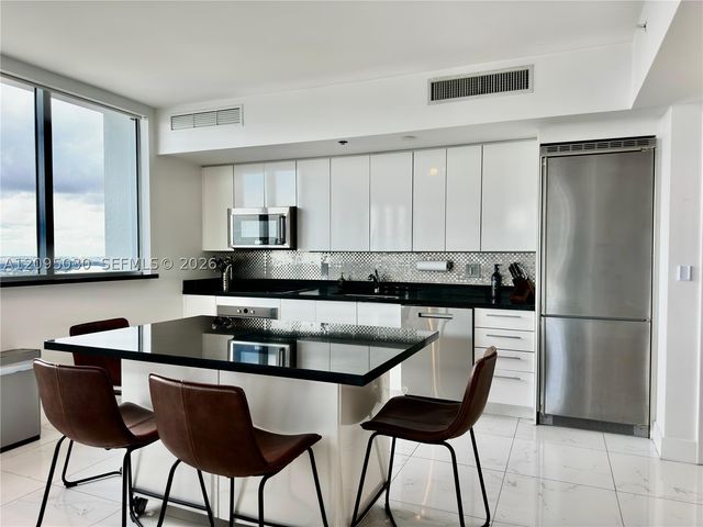 92 SW 3rd St 4905, Miami, FL 33130